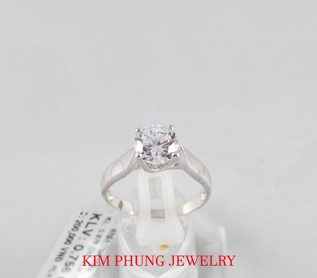 Nhẫn kiểu 1 hột 4 chấu