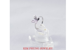 Nhẫn kim cương thiết kế bướm 