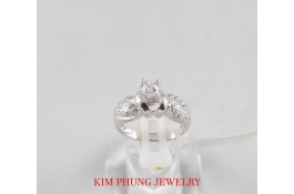 Nhẫn kiểu 1 hột thiết kế tấm 